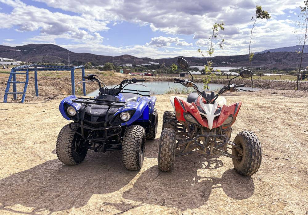 Cuatrimotos en los Pozos Azules - Tiquetes de bus baratos a Villa de Leyva