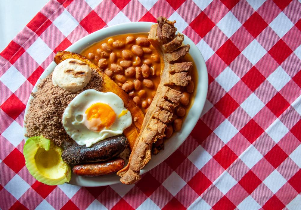 Bandeja Paisa - Feria de las Flores en Medellín