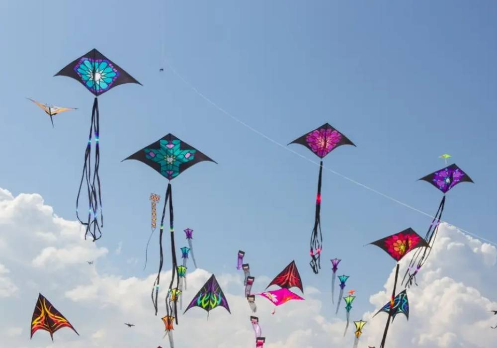 Festival del Viento y las Cometas en Villa de Leyva - Viaja en bus