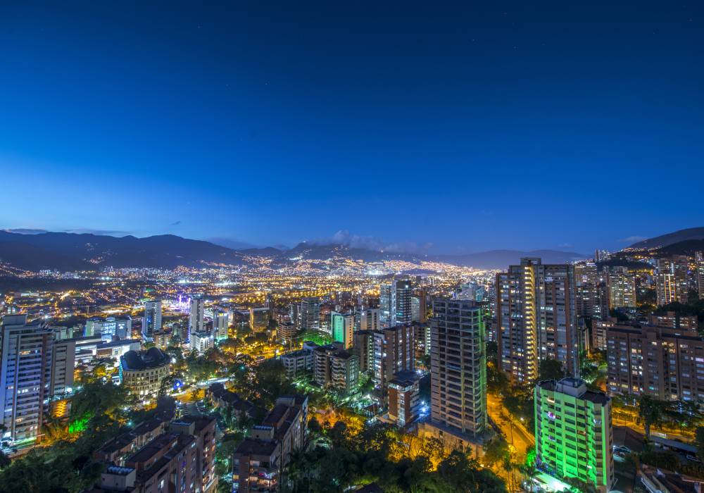 Medellín, Antioquía, Colombia - Viaja en bus