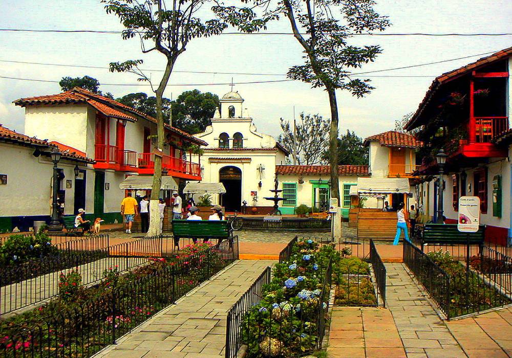 Pueblito Paisa, Medellín - Viaja en bus