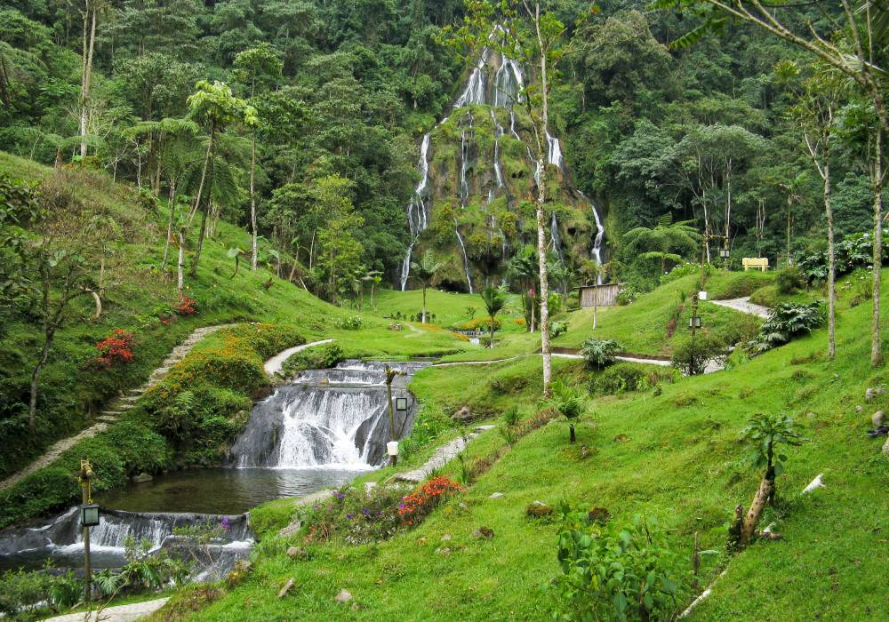 Cataratas de Santa Rosa, cerca a Pereira - Tiquetes de bus