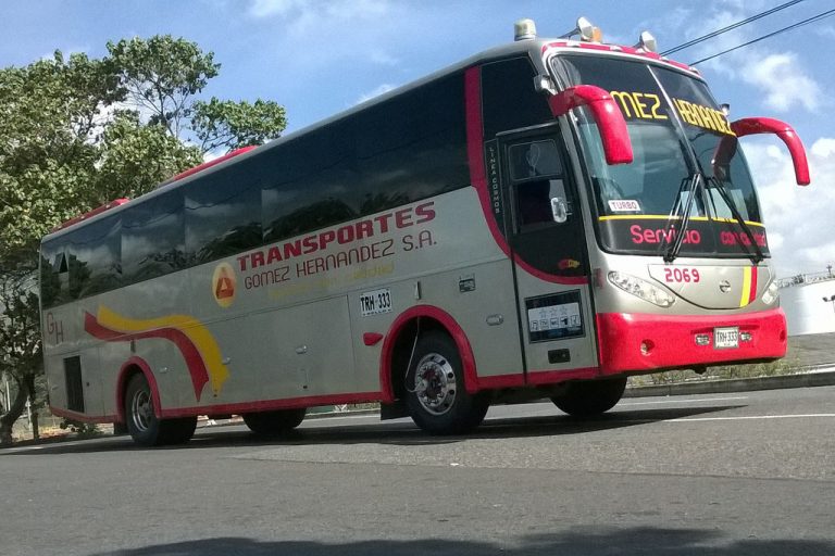 Bus de Transportes Gómez Hernández