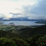 Laguna_de_la_Cocha_(Tomada_desde_el_mirador)