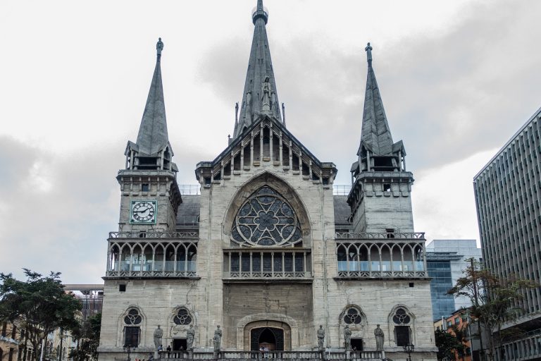 Catedral de Manizales: Descubre la Basílica Nuestra Señora del Rosario