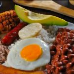 bandeja-paisa-colombiana