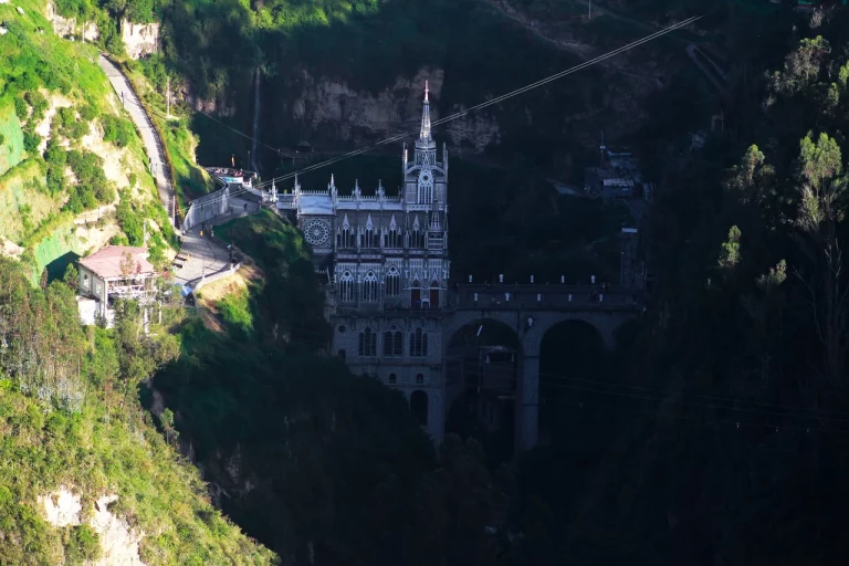 Santuario de las Lajas: descubre la Iglesia en el abismo