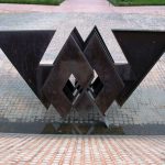 1005px-Escultura_parque_Virgilio_Barco_en_Bogotá