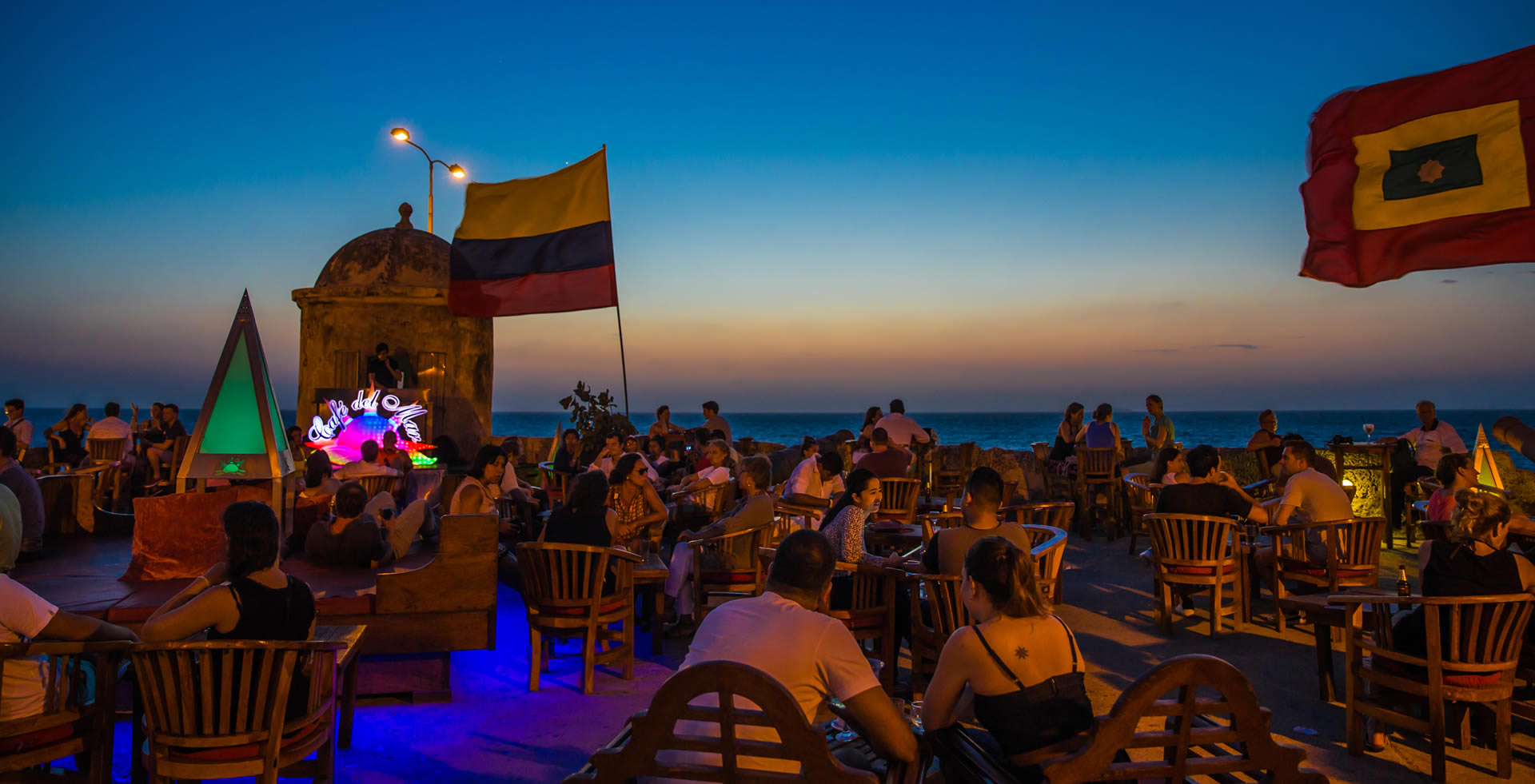 Кафе дельмар. Cafe del Mar Ибица фото. Cafe del Mar бар.