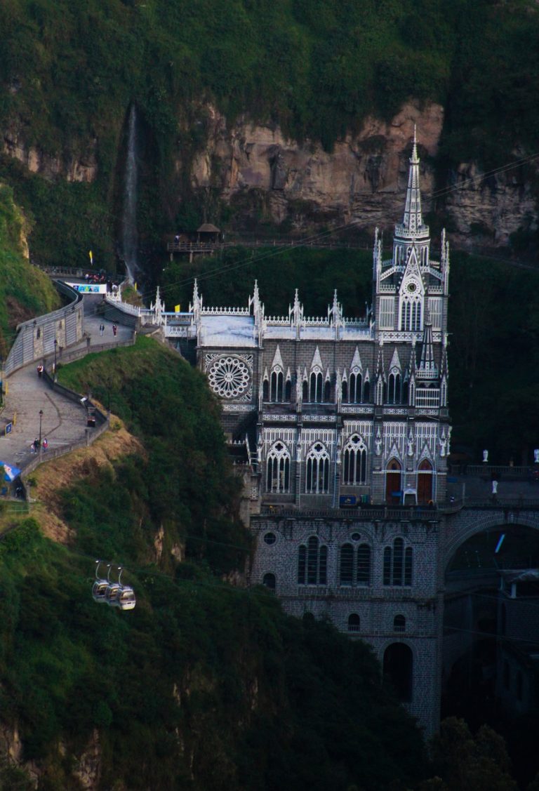 ¡Celebra la Fiesta de Nuestra Señora de las Lajas!