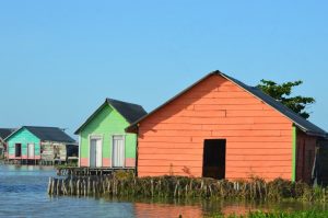 Casas coloridas en Nueva Venecia