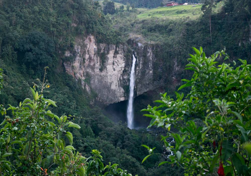 Visita la imponente Cascada La Brizuela en Guarne, Antioquia