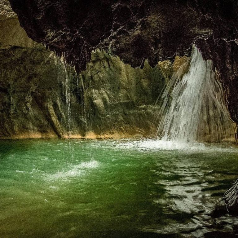 cueva de los aviones