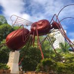 Escultura gigante de la hormiga culona, Bucaramanga. Viaja en bus