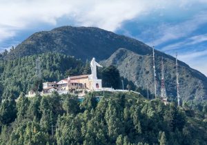 Cerro de Moserrate - Bogotá, viaja en bus