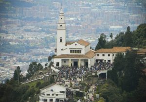 Cerro de Moserrate - Bogotá, viaja en bus
